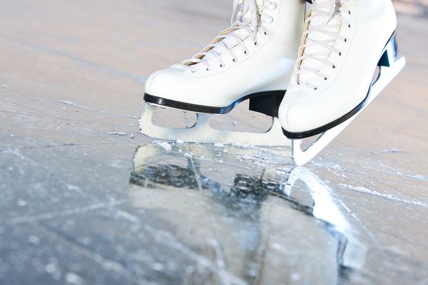 ユーリオンアイス海外スケーターの反応は 感想や選手のコスプレ姿も ポケットにエンタメを